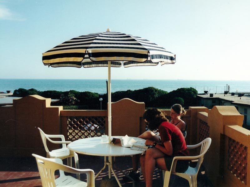 Ostello Apuano Marina Di Carrara Buitenkant foto